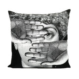 Housse de coussin Face noir ” Mains superposées”