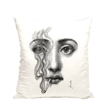 Housse de coussin Face blanc “Qui fume”